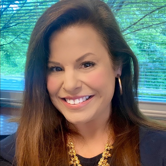 Meet your Posher, Angie - Picture 1 of 1